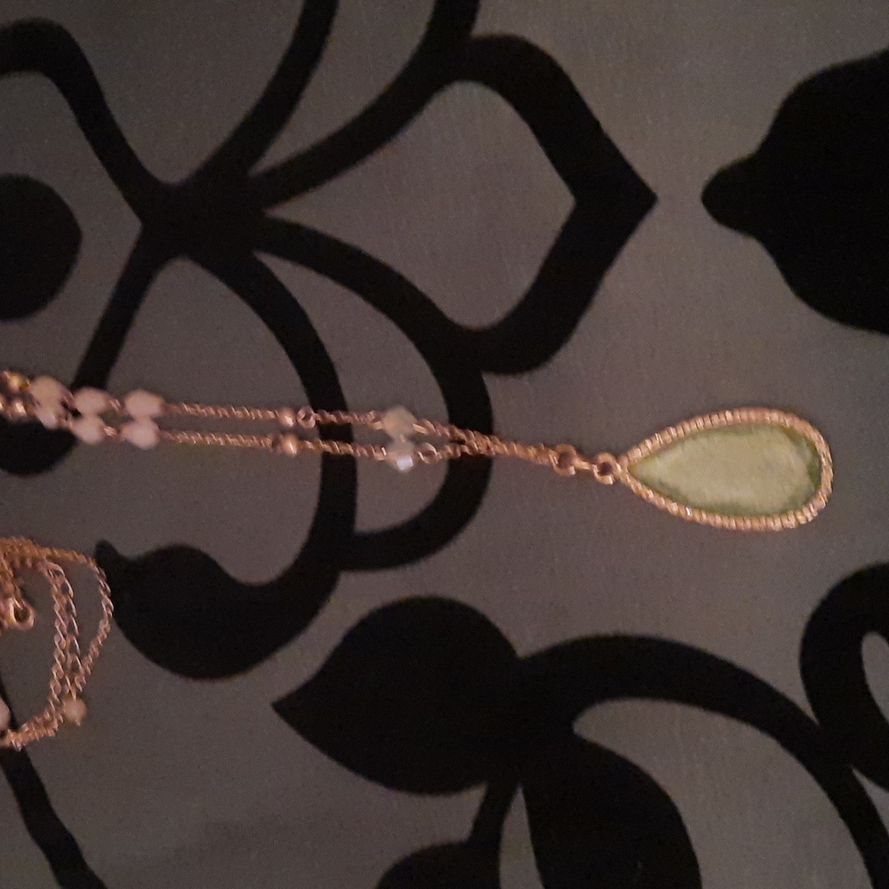 Woman's necklace